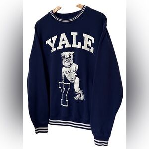 Women’s YALE Sweatshirt SZ L